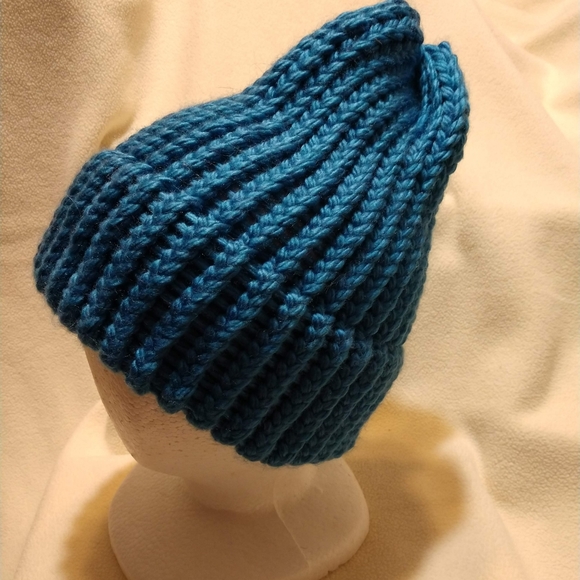Beanie/Stocking hat - Picture 1 of 4